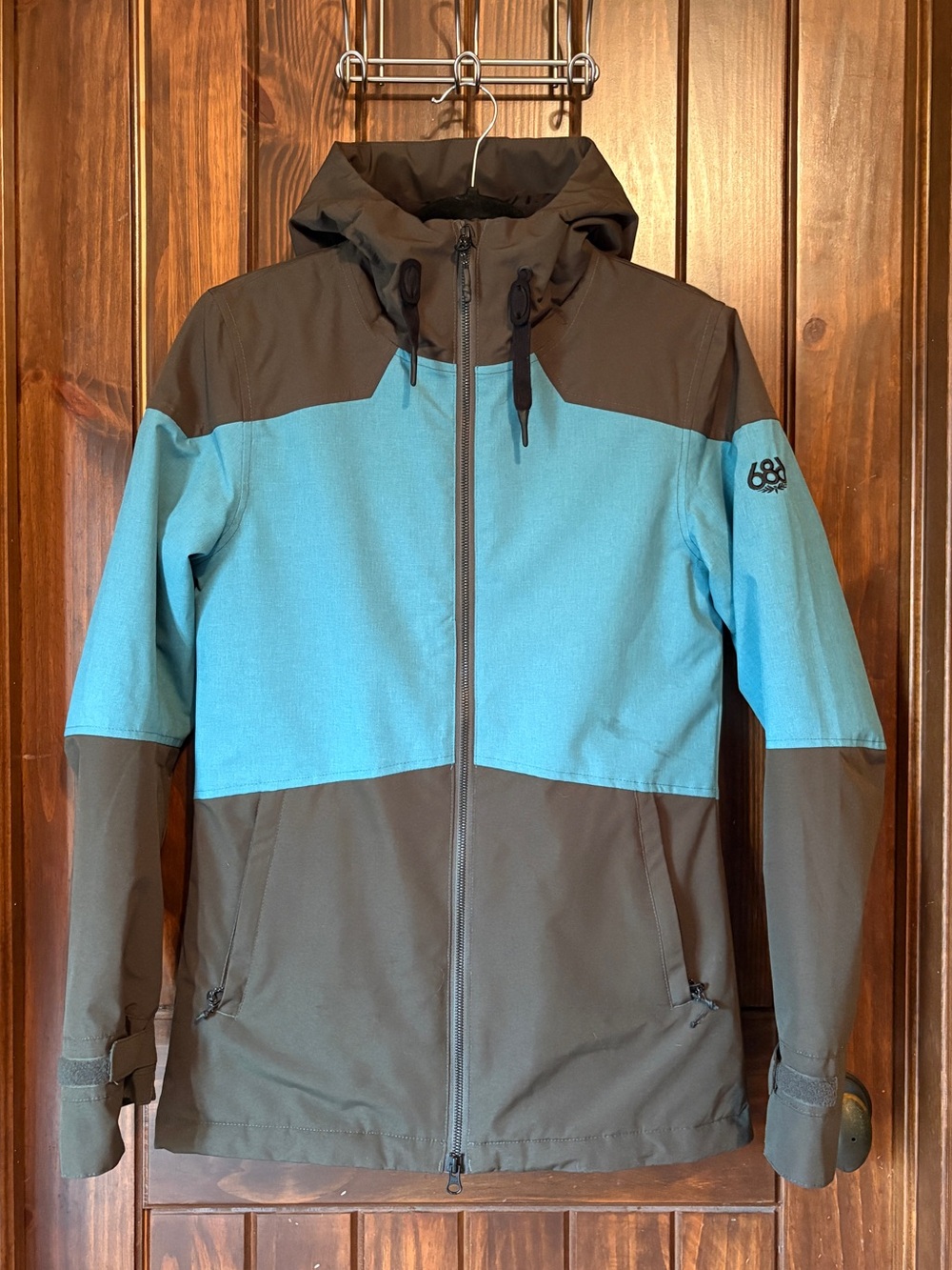 686 Color Blocked Ski or Snowboard Hooded Jacket in Olive & Teal Size Small